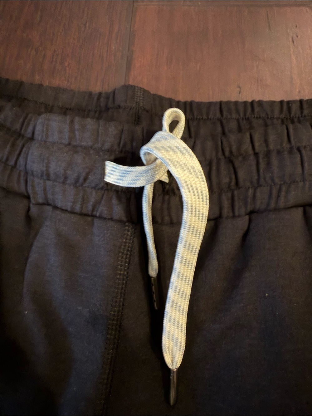 NWOT- Brand new, never worn Vuori Charcoal Heather Performance Joggers - Picture 4 of 12